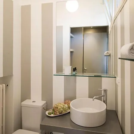 Sleeps 12 With Pool And Air Con * Baveno