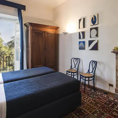 Sleeps 12 With Pool And Air Con 빌라 바메노