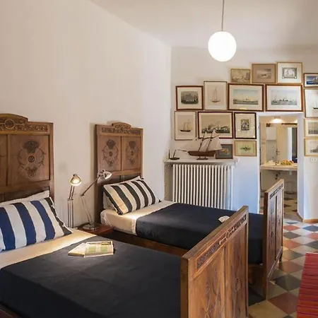 Sleeps 12 With Pool And Air Con *