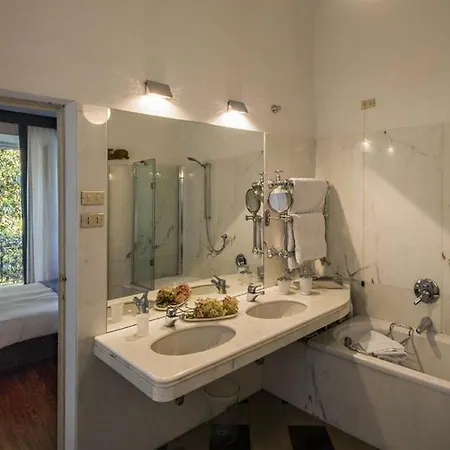 Sleeps 12 With Pool And Air Con Baveno