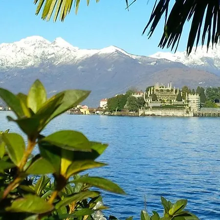 Sleeps 12 With Pool And Air Con Villa Baveno